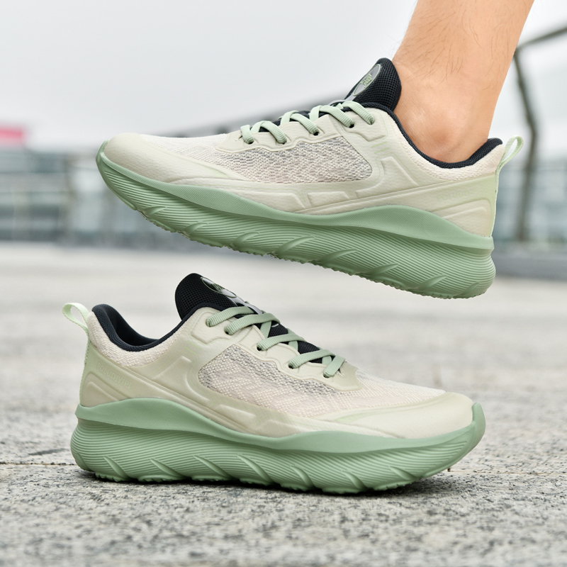 أحذية رياضية شبكية سوداء للرجا - مراجعة Women Shoes Zoom وسعره