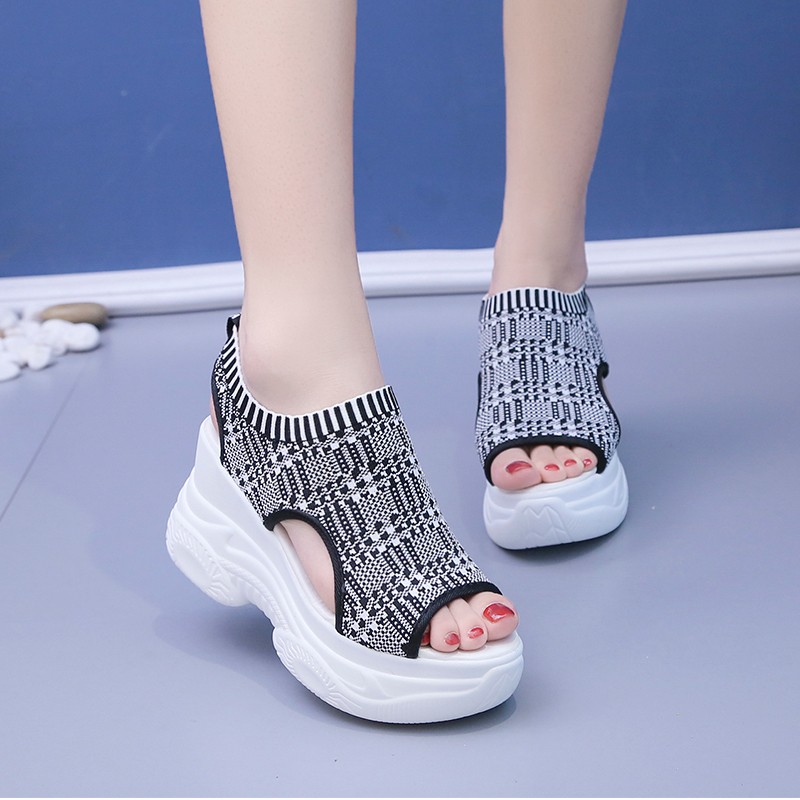 الصنادل النسائية 2025 الصيف إس - مراجعة Wedge Heeled Sneaker وسعره