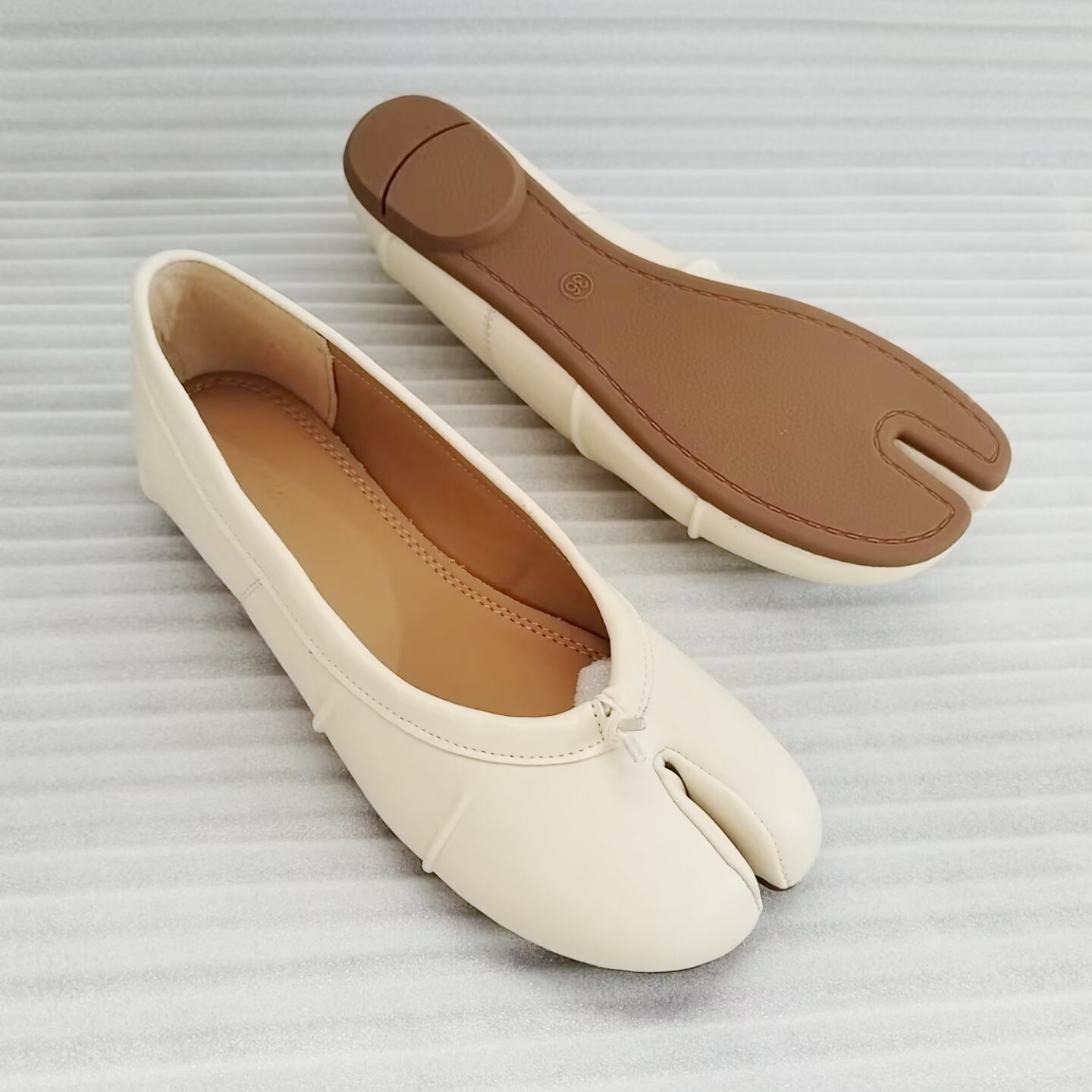 أحذية نسائية جديدة مسطحة بمقدم - مراجعة Ballet Flat Women وسعره
