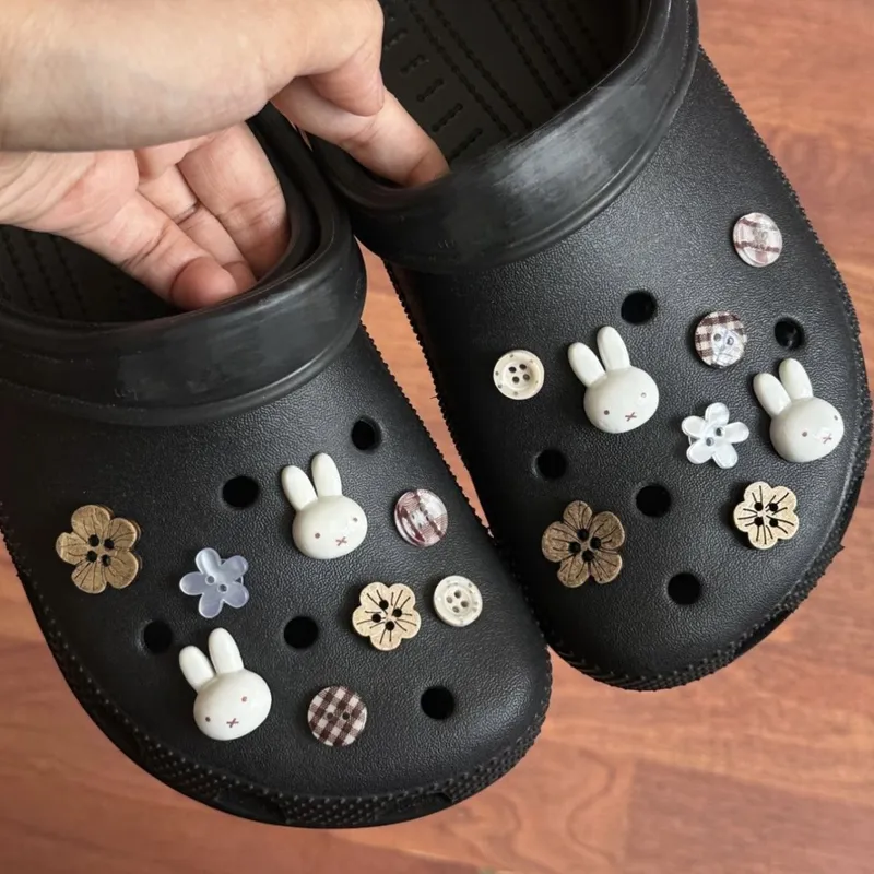 زينة أحذية على شكل أرنب وزهرة  - مراجعة Croc Style Clog وسعره
